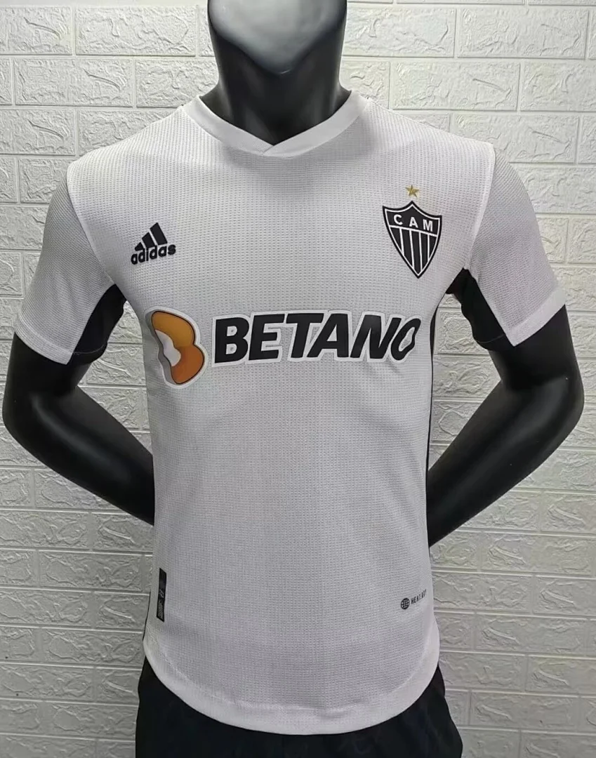 22 Mineiro Away