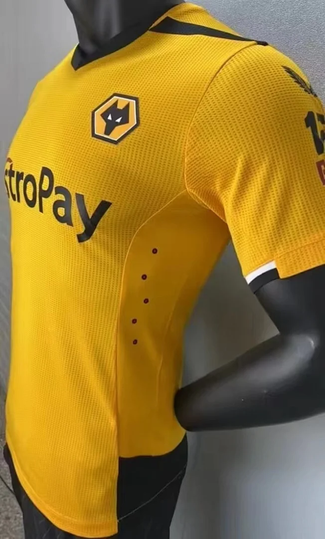 22 Wolves Home - view 2