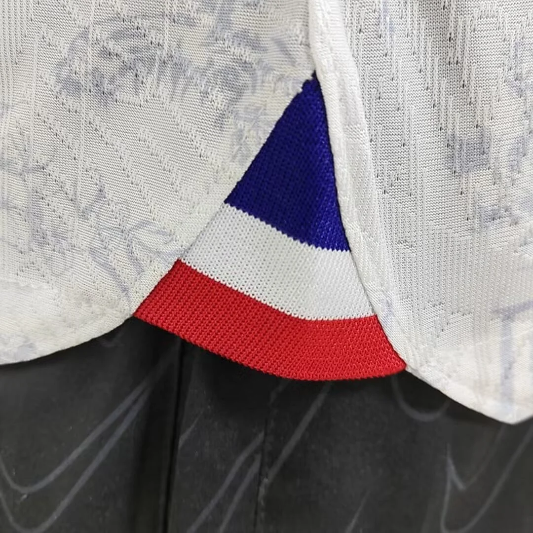22 France Away - view 2