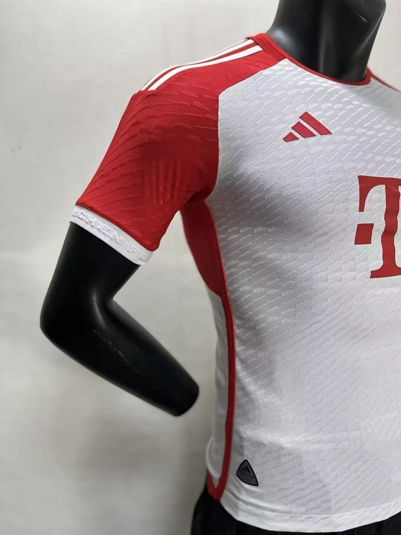 23-24 Bayern Home - view 4