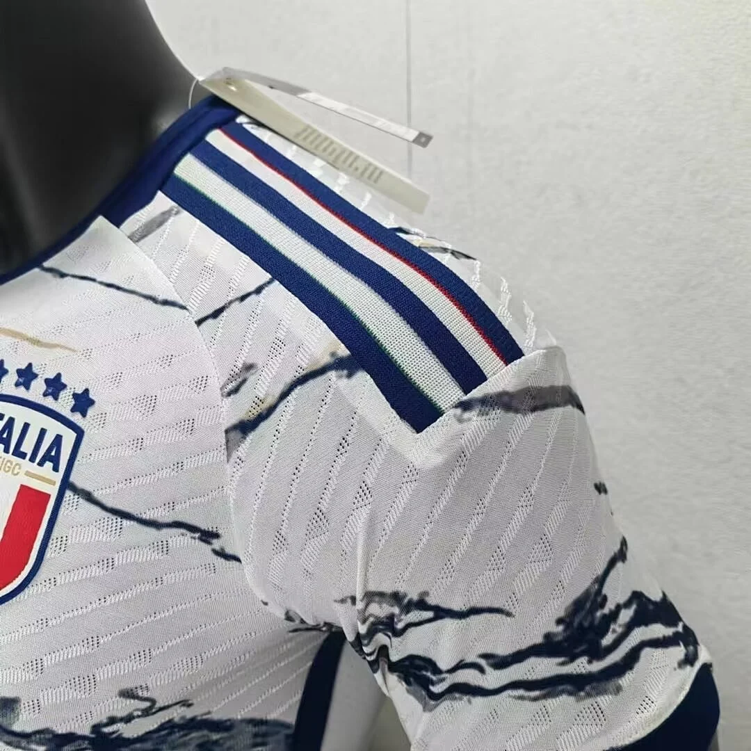23 Italy Away - view 7