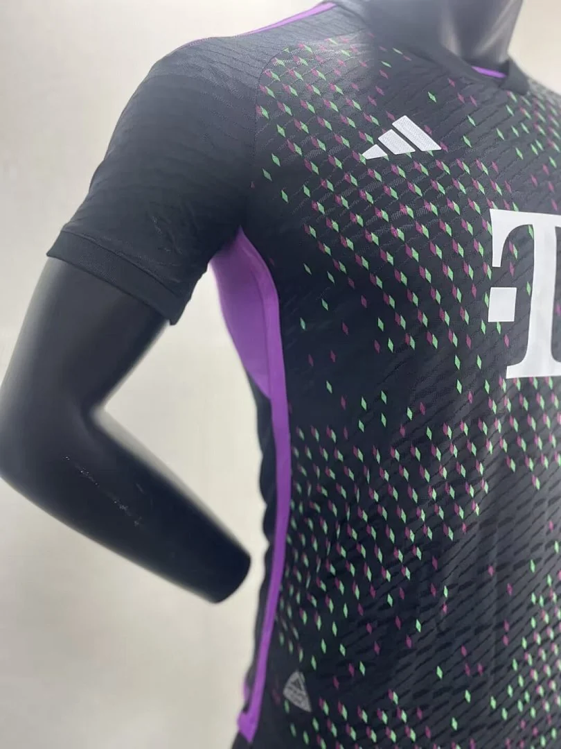 23-24 Bayern Munich Away - view 3