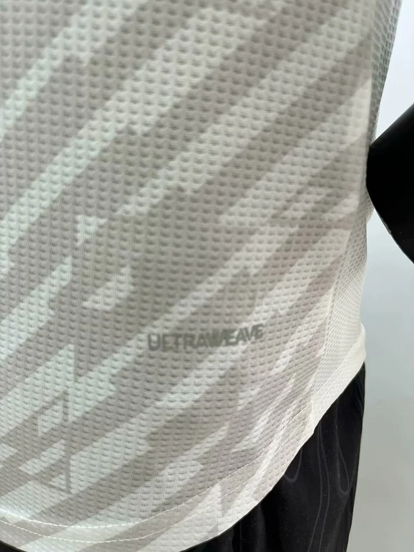 CBR White - view 4