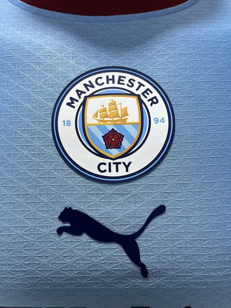 22-23 Manchester City Home - view 8