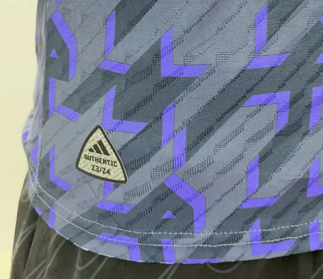 New Real Madrid Training Kit - view 3