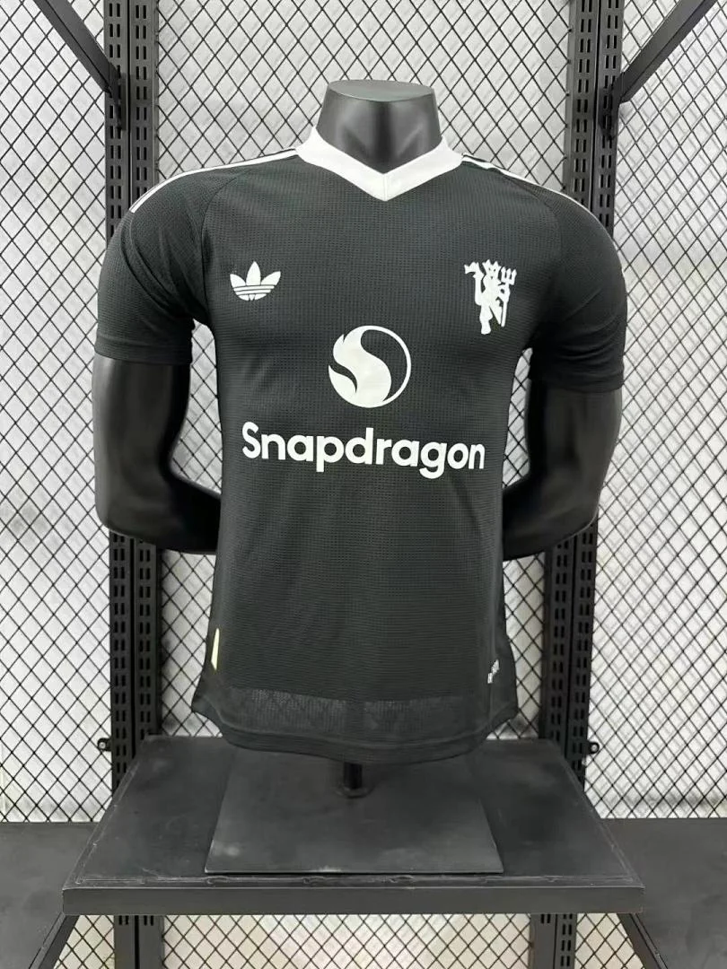 2425 Manchester United Goalkeeper Kit S-2XL