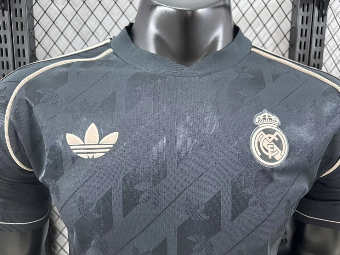 2425 Real Madrid S-2XL - view 3