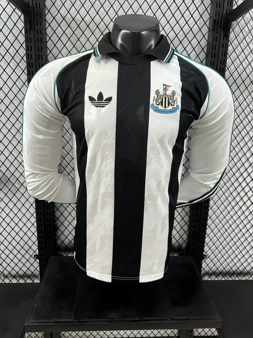 2425 Newcastle Long Sleeve Retro S-2XL