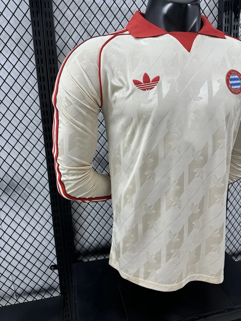 2425 Bayern Munich Long Sleeve Retro S-2XL - view 6