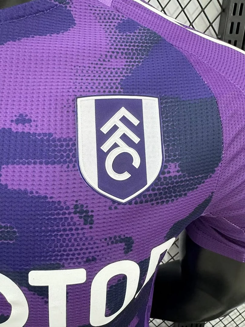 2425 Fulham Third Away Kit S-2XL - view 5