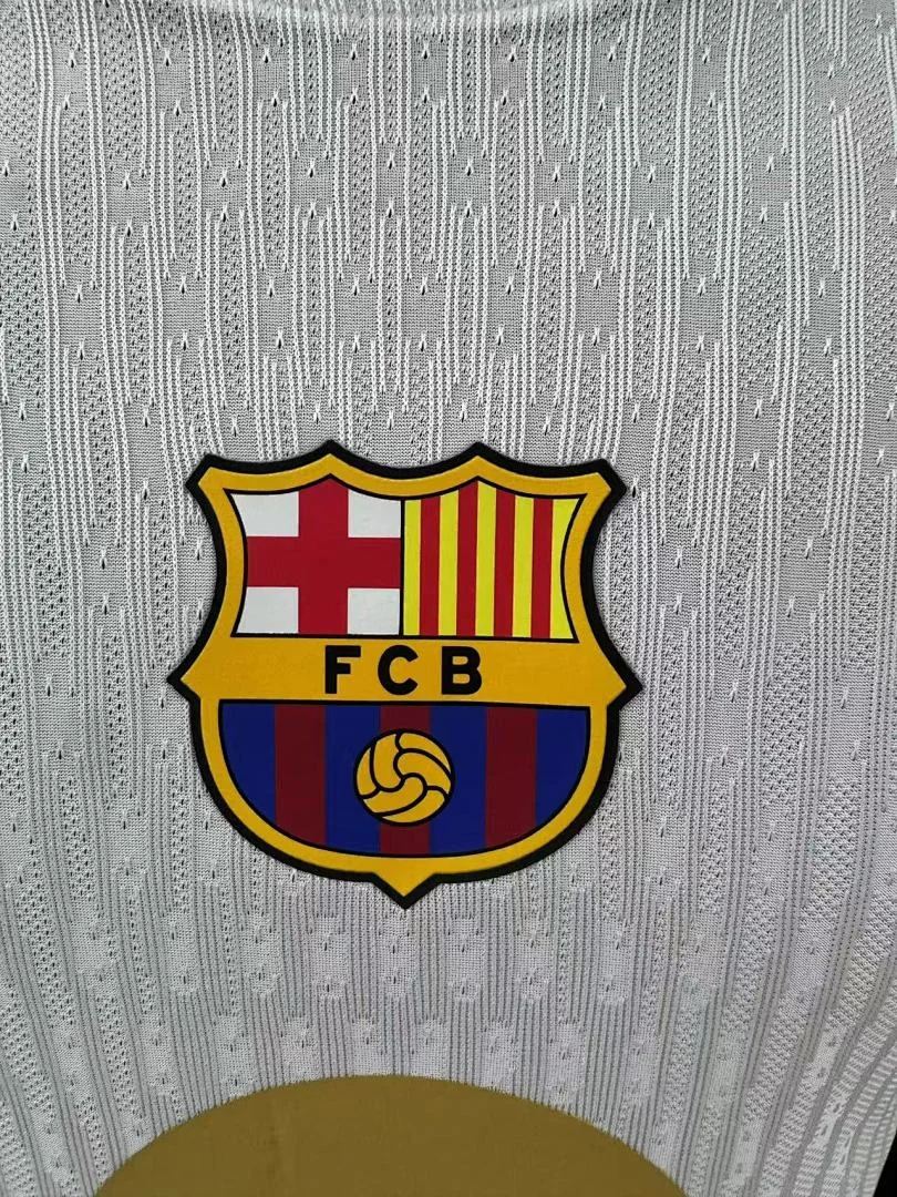 White Barcelona Special Edition S-3XL - view 5