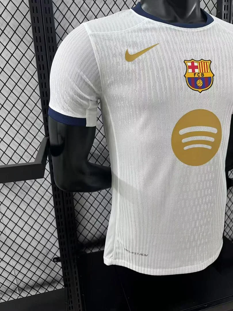 White Barcelona Special Edition S-3XL - view 6