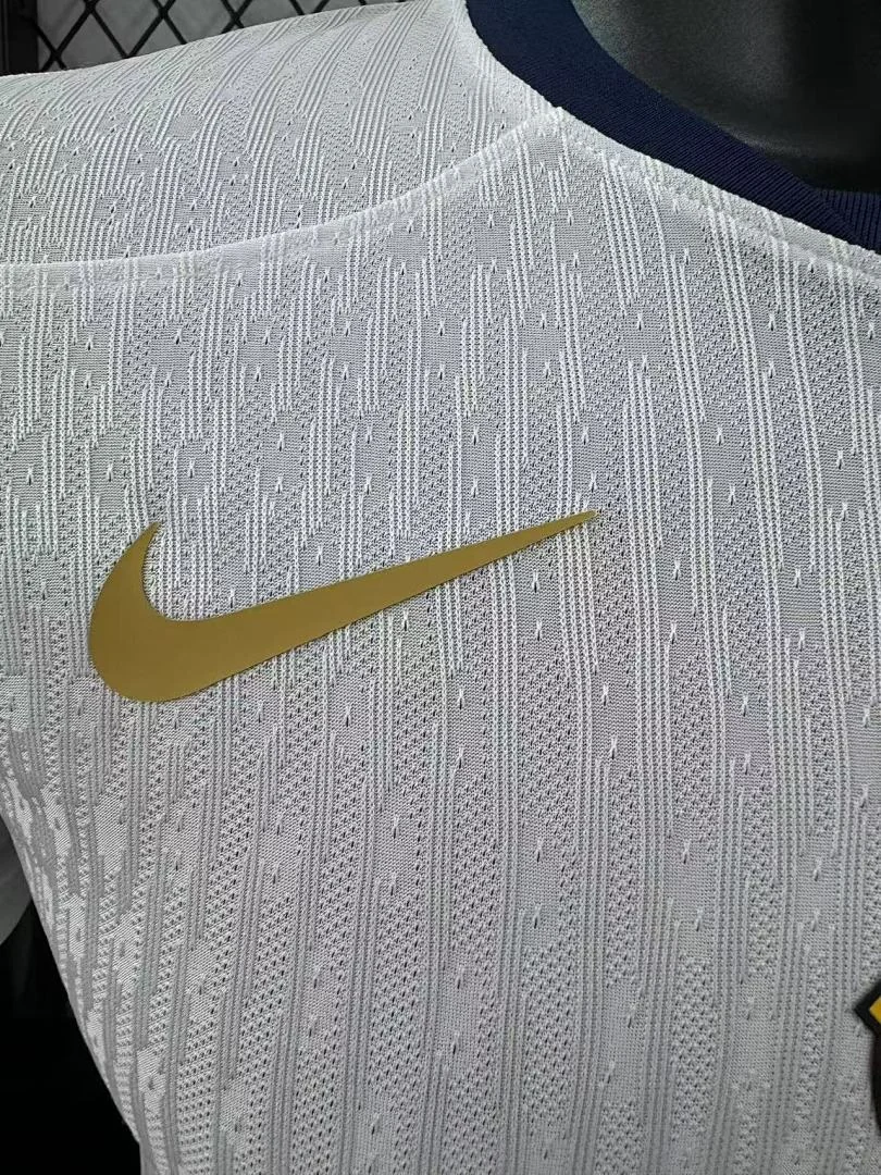 White Barcelona Special Edition S-3XL - view 4