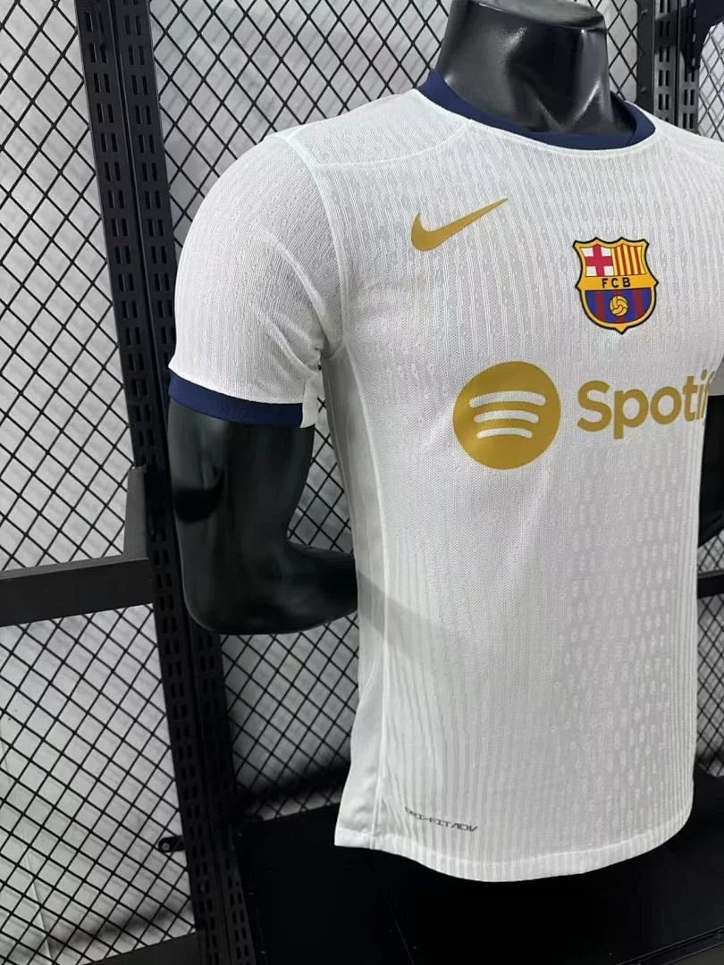 White Barcelona Special Edition S-3XL - view 6