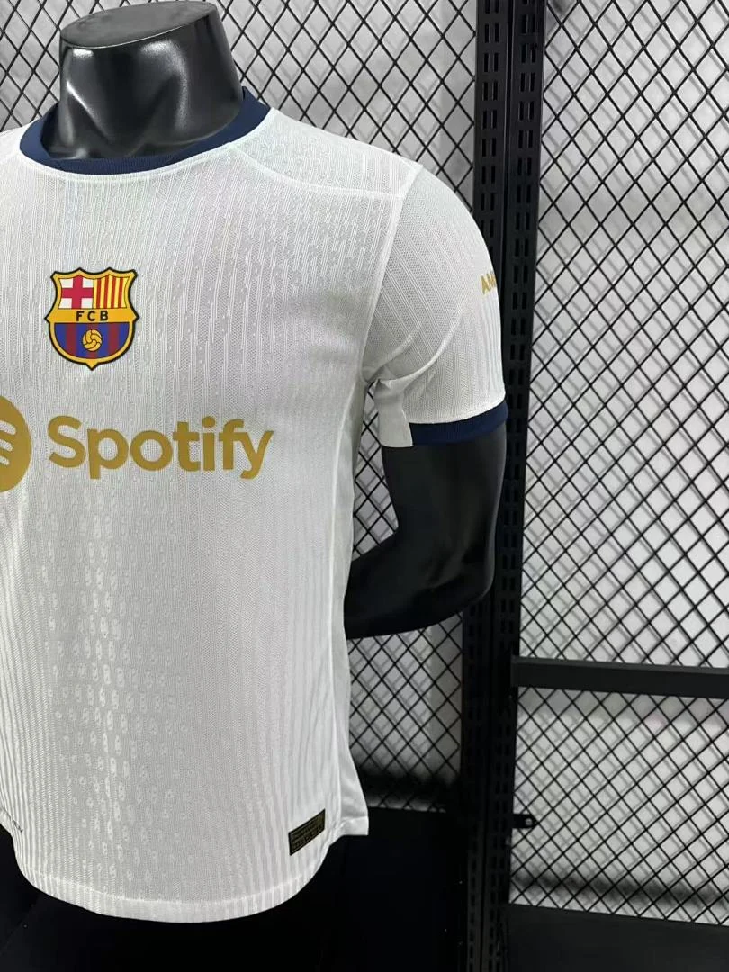 White Barcelona Special Edition S-3XL - view 7
