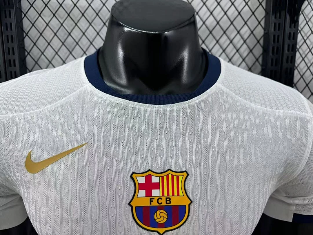 White Barcelona Special Edition S-3XL - view 3