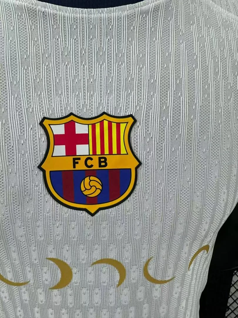 White Barcelona Special Edition S-3XL - view 5