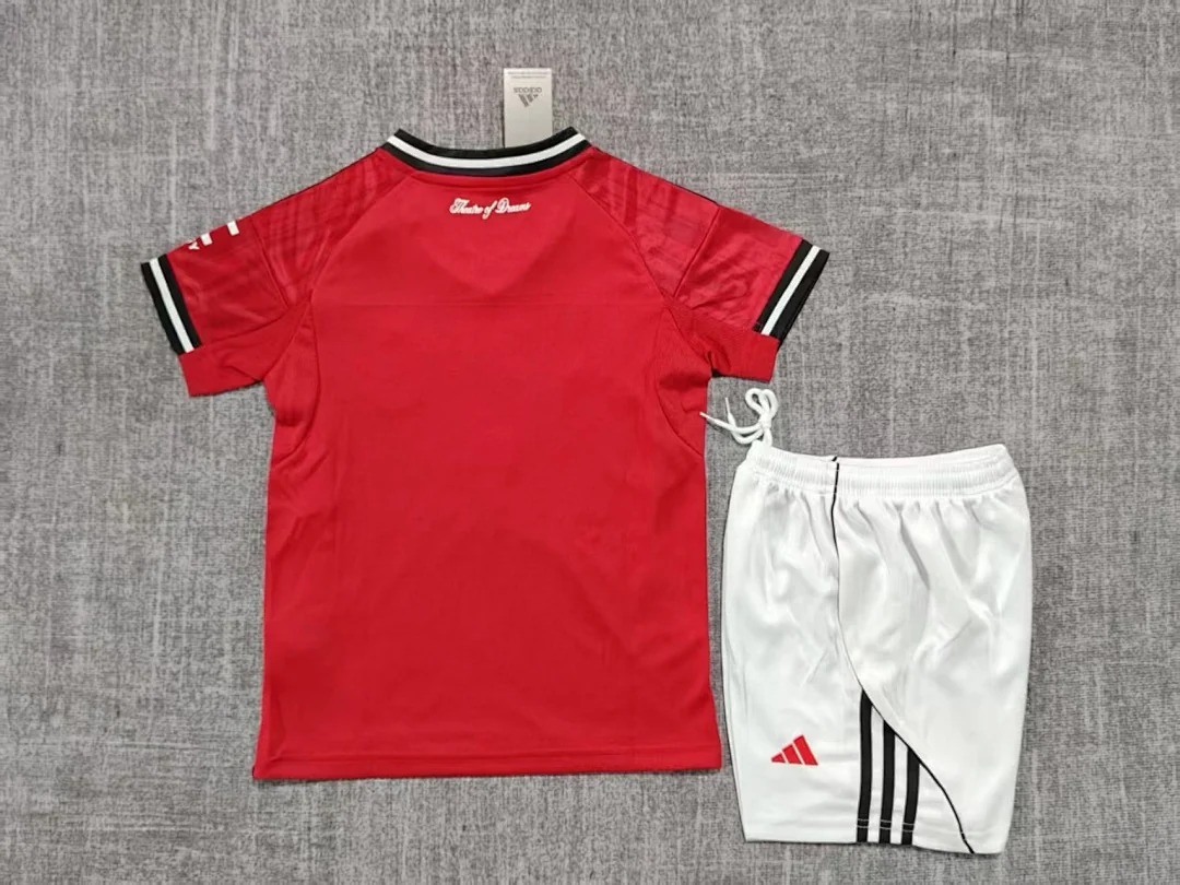 25-26 Manchester United Home - view 2
