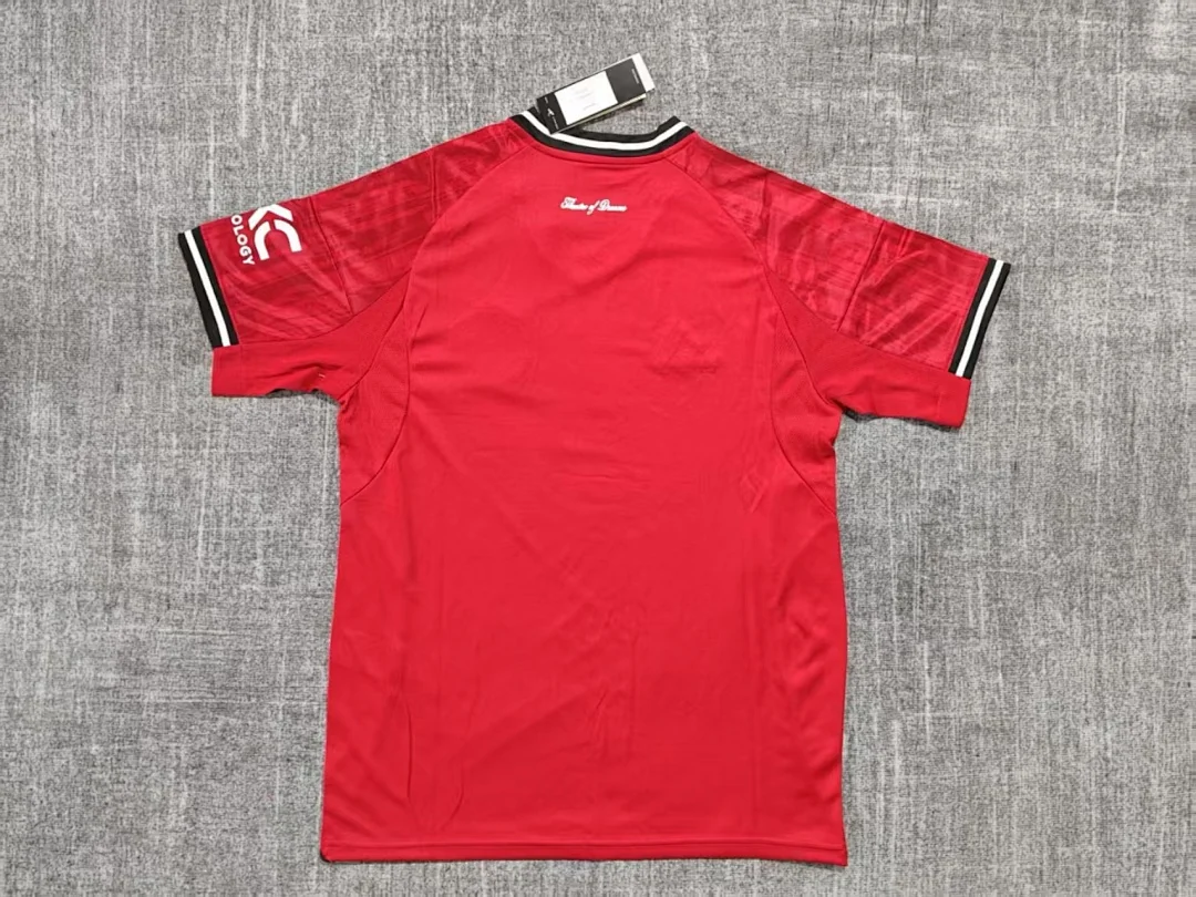 25-26 Manchester United Home - view 2