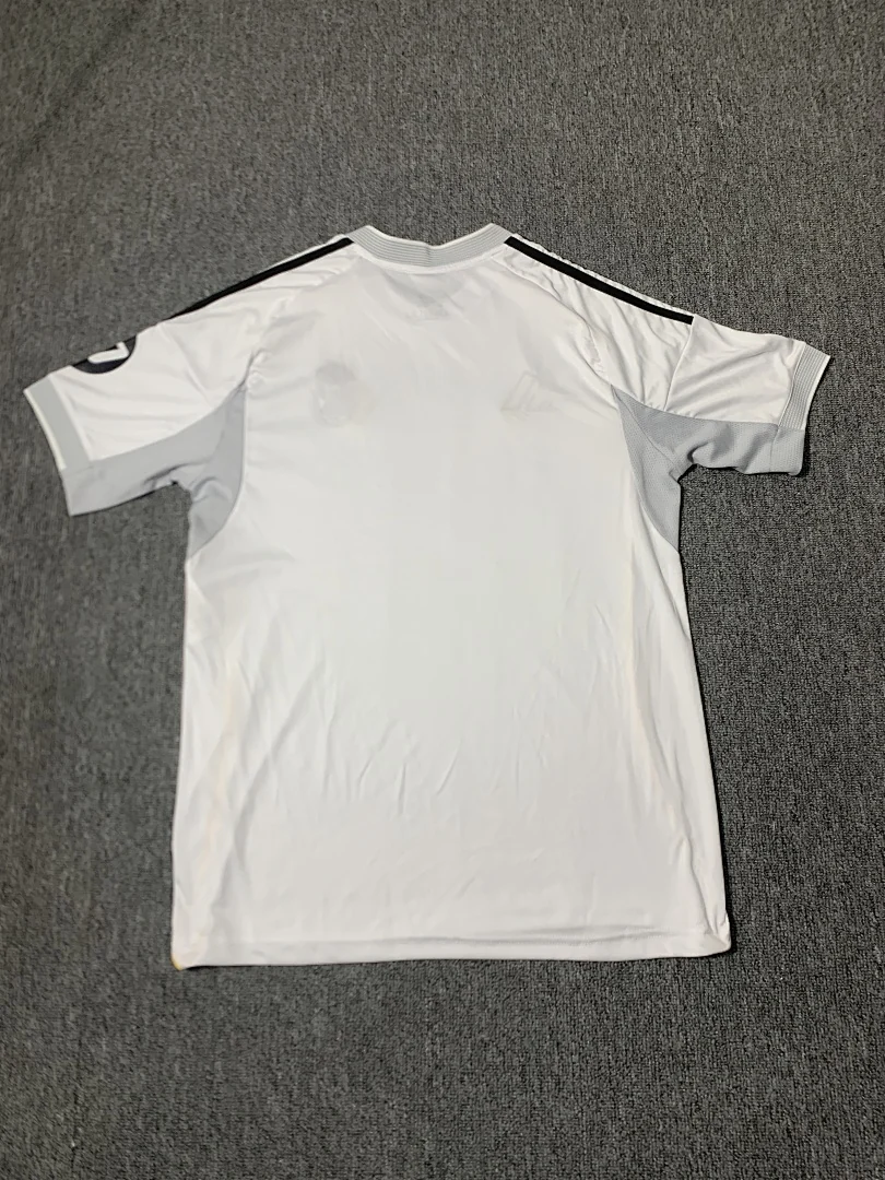 2526 Real Madrid Home Kit - view 2