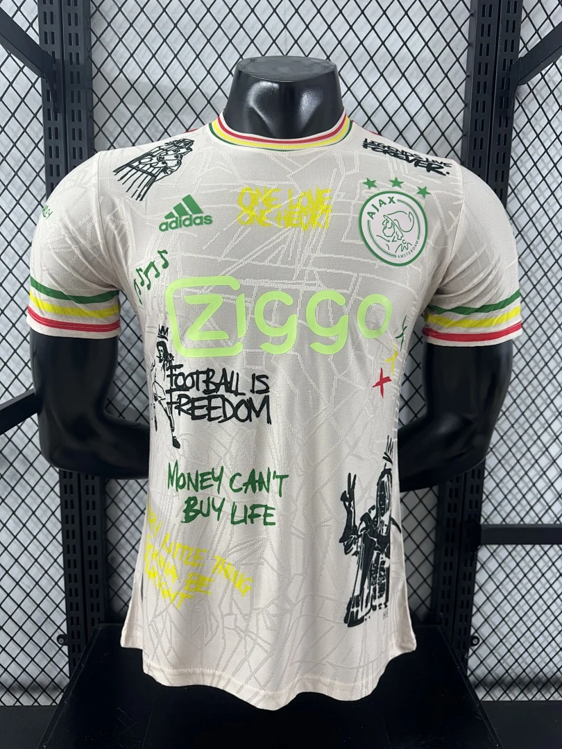 Ajax Graffiti Edition S-2XL