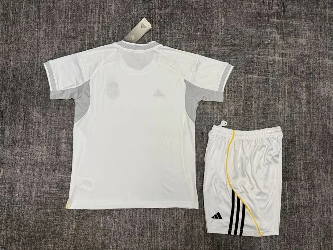 25-26 Real Madrid Home - view 2