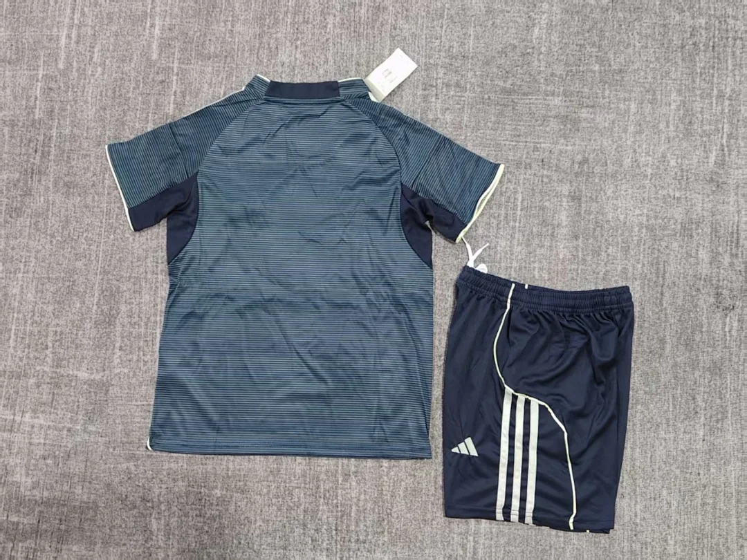 25-26 Real Madrid Away Kit - view 2