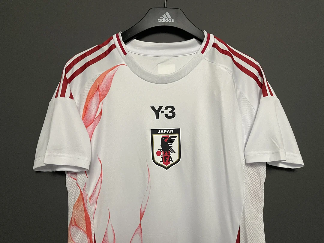 25 Japan Away White - view 2