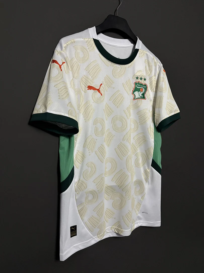 25 Ivory Coast Away - view 2