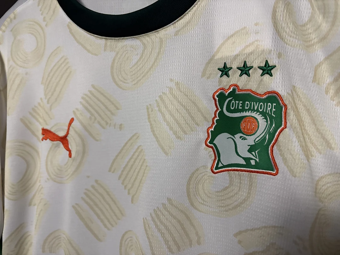 25 Ivory Coast Away - view 4