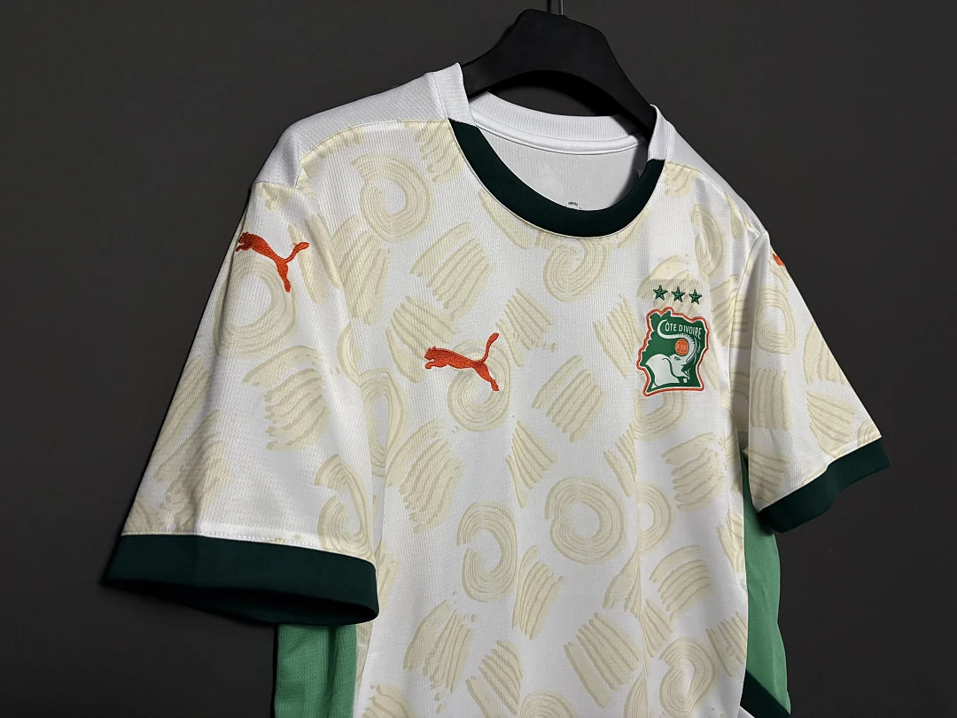 25 Ivory Coast Away - view 5