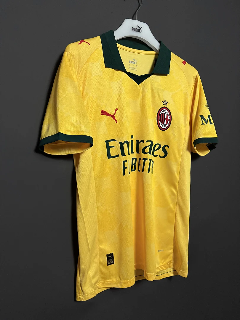 25-26 AC Away - view 2
