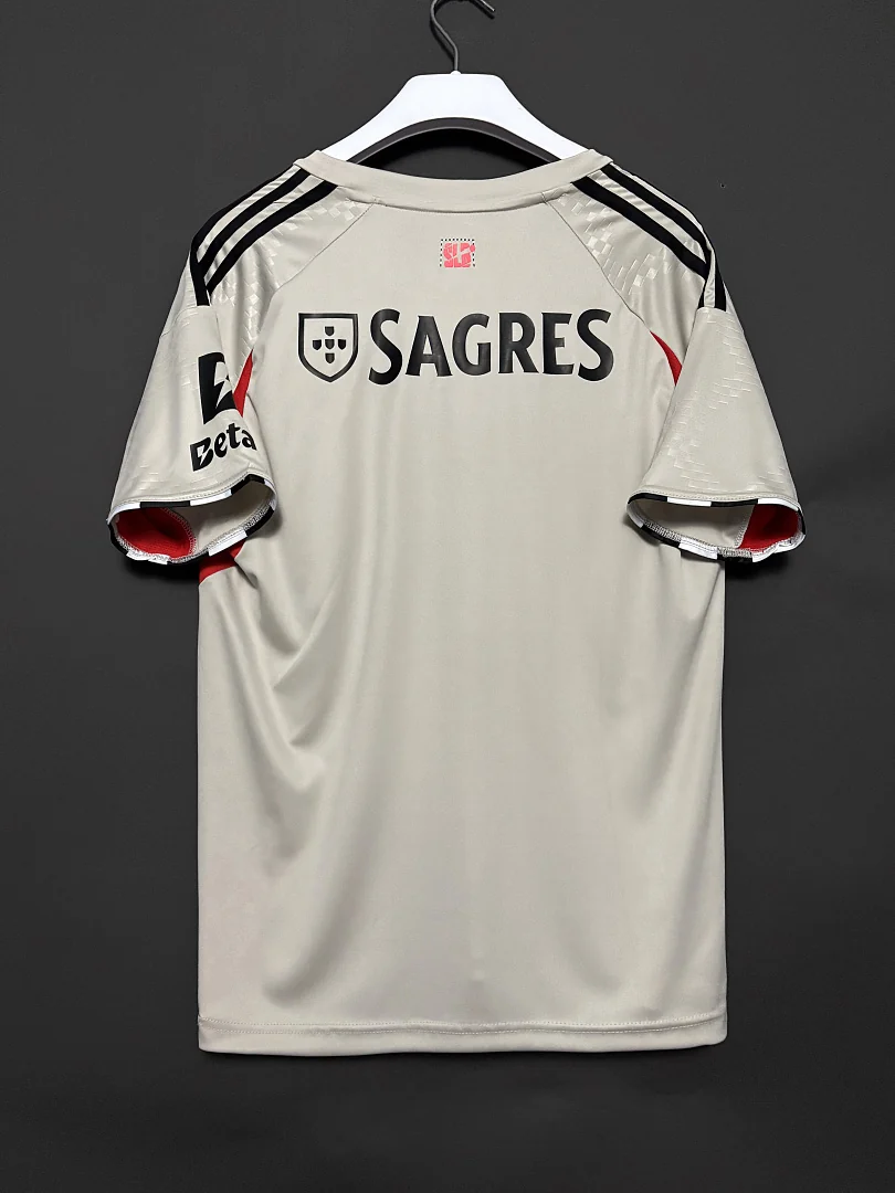 25-26 Benfica Away - view 3