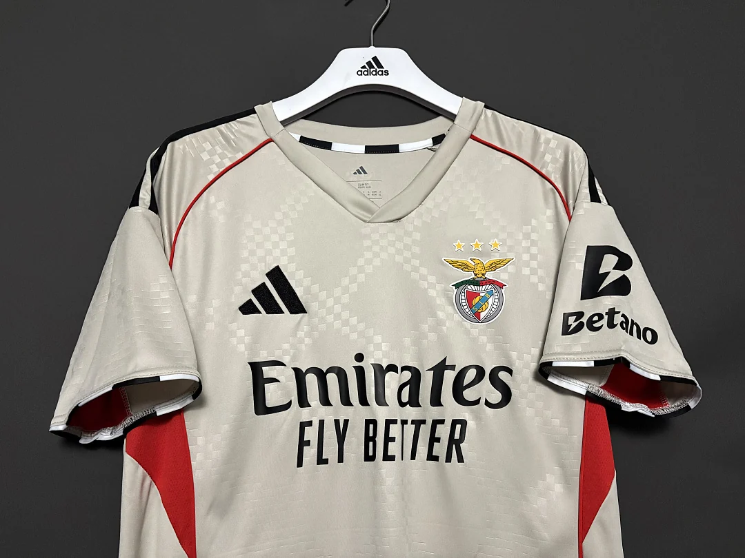 25-26 Benfica Away - view 4