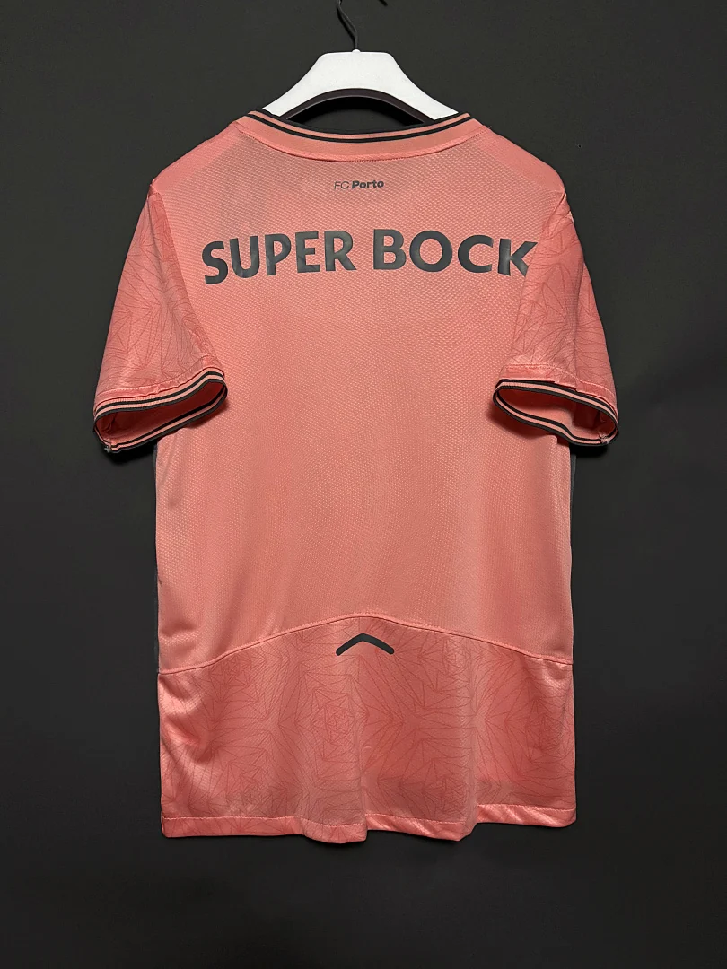 25-26 Porto Away - view 3