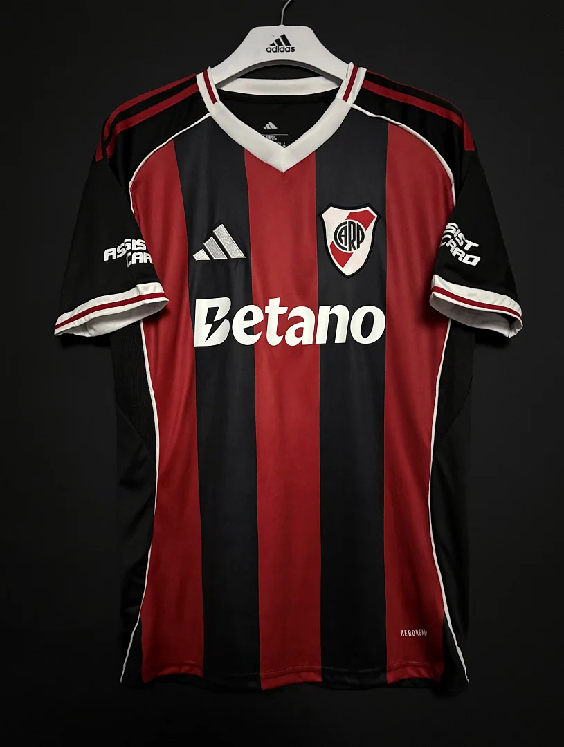 25-26 River Plate Away
