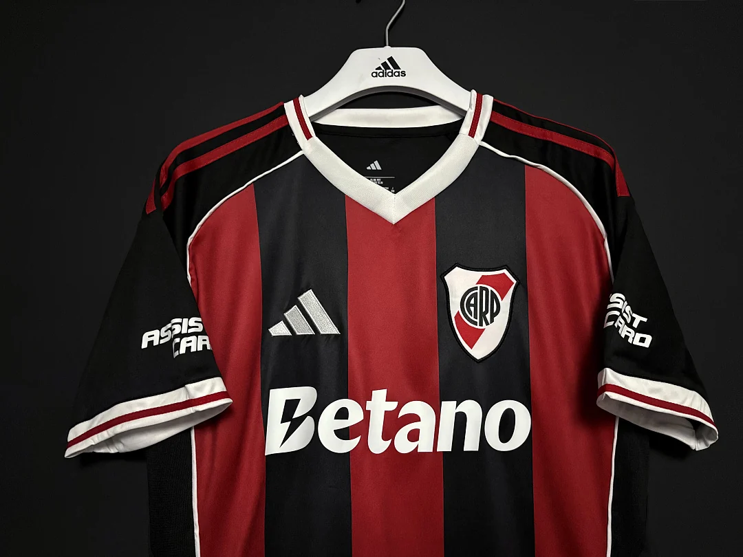 25-26 River Plate Away - view 4