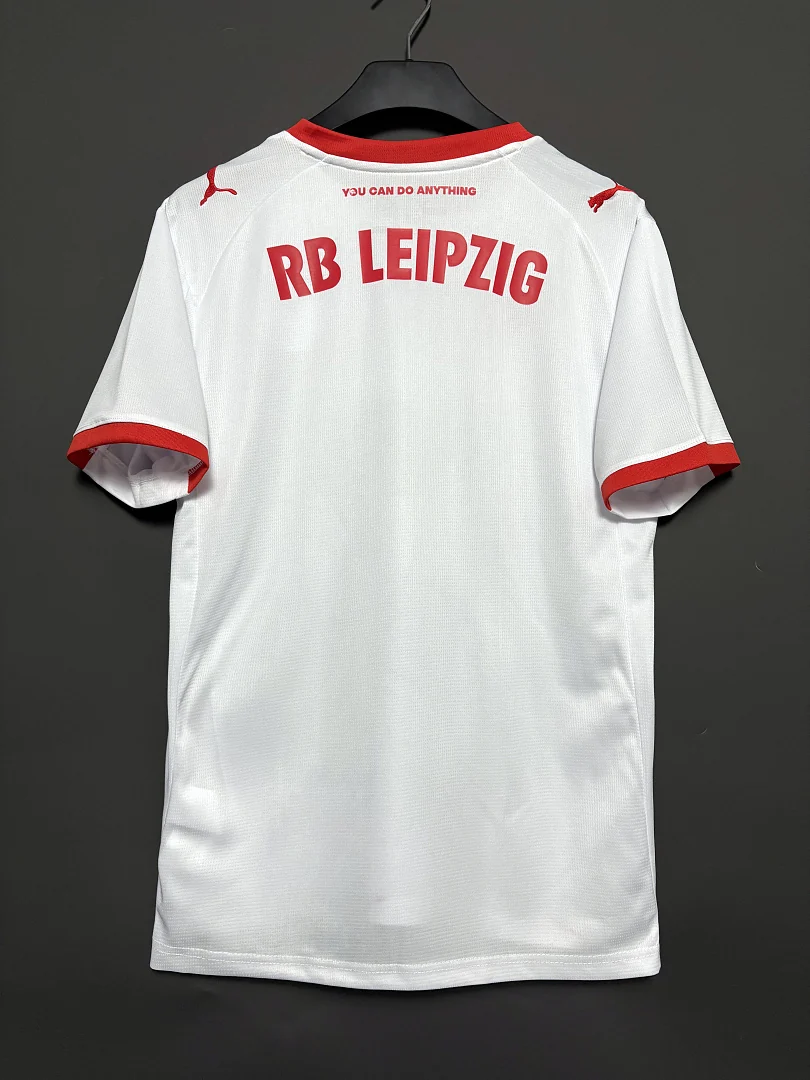 25-26 Leipzig Home - view 3