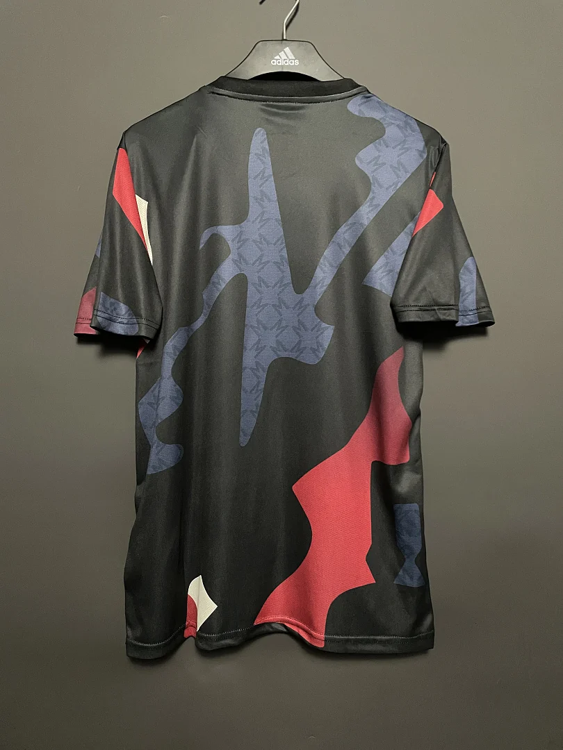 24 Manchester United Training Kit - view 2