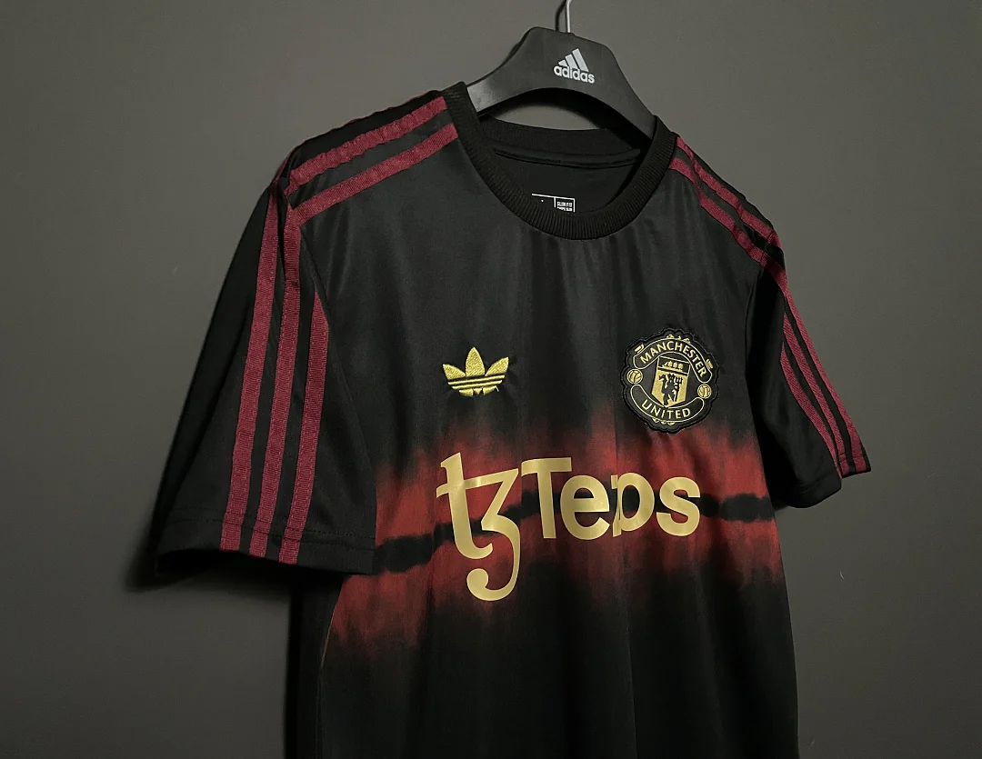 25-26 Manchester United Year of the Snake Special Edition - view 4