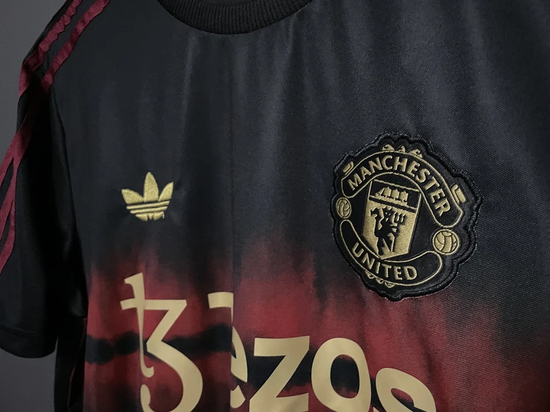 25-26 Manchester United Year of the Snake Special Edition - view 6