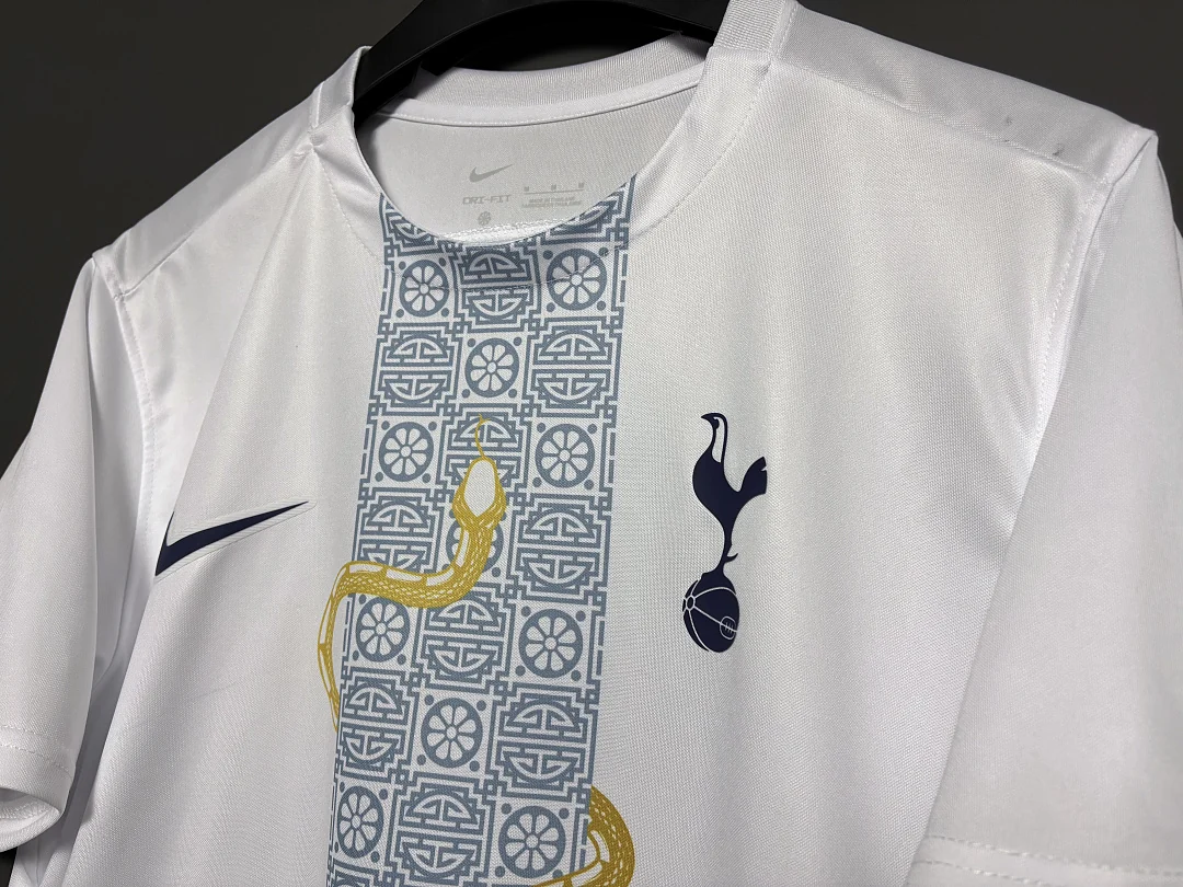 25-26 Tottenham Year of the Snake Special Edition - view 6